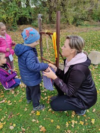 Dýňování a podzimní stezka s rodiči - obrázek číslo: 7