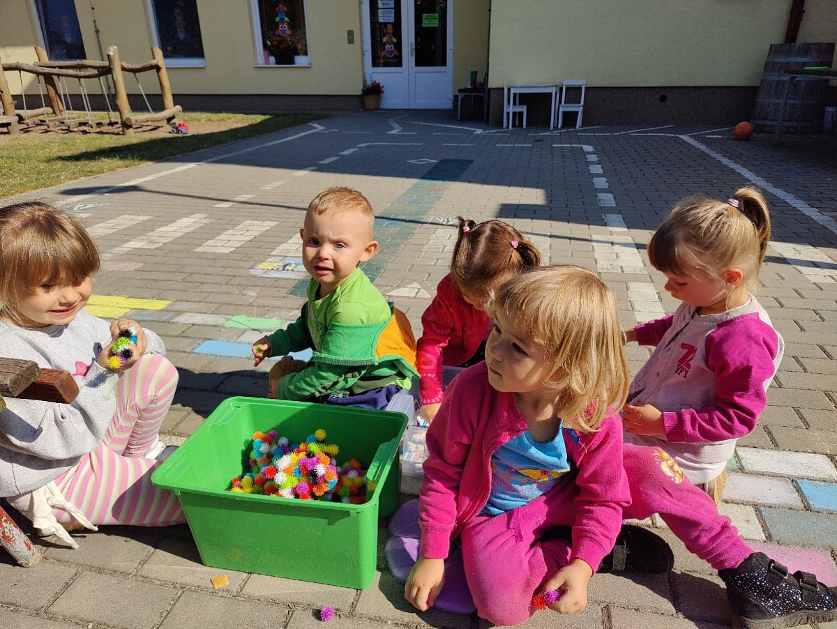 Září v naší školce - obrázek: fotografie-2025-10-14t091512.602.jpg