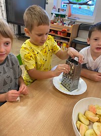 Pečeme štrúdl - obrázek číslo: 4