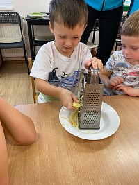 Pečeme štrúdl - obrázek číslo: 6