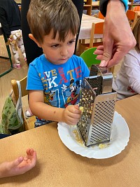 Pečeme štrúdl - obrázek číslo: 8