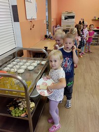 Paní kuchařky se o nás starají - obrázek číslo: 3