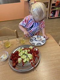 Paní kuchařky se o nás starají - obrázek číslo: 15