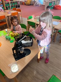 Květen v naší školce - obrázek číslo: 40
