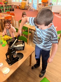 Květen v naší školce - obrázek číslo: 41