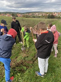 ŠD - kopání díry na brambory na Drakiádu - obrázek číslo: 2