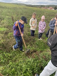 ŠD - kopání díry na brambory na Drakiádu - obrázek číslo: 5