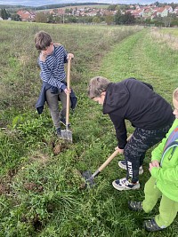 ŠD - kopání díry na brambory na Drakiádu - obrázek číslo: 9