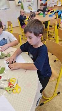 ŠD - tvoříme zvířátka z listí - obrázek číslo: 6