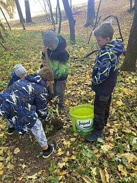ŠD - Den stromů - sázení - obrázek číslo: 11