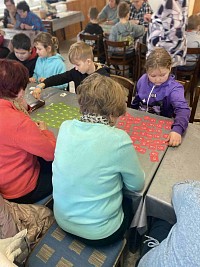 ŠD - Hraní pexesa se seniory - obrázek číslo: 11