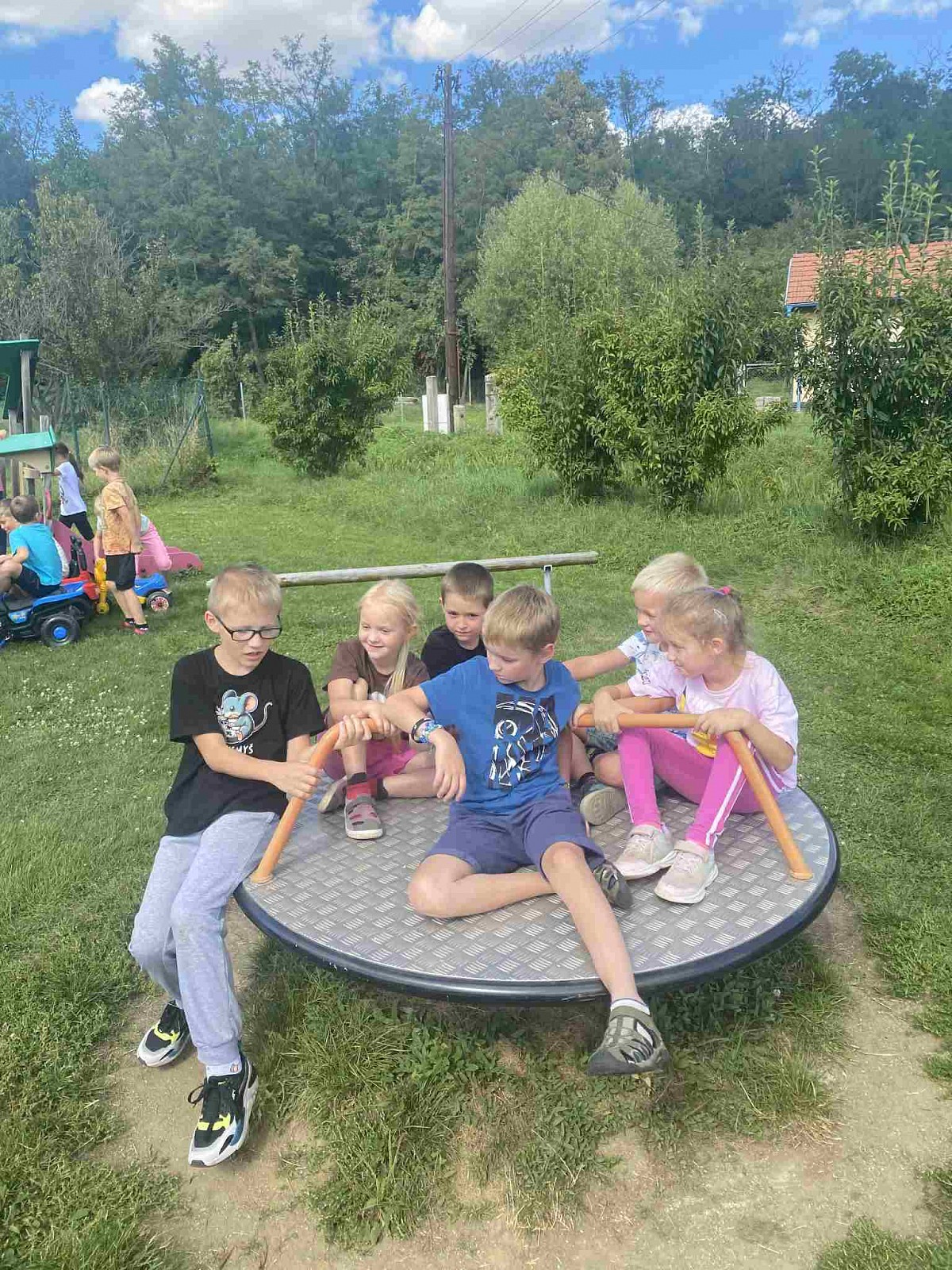 ŠD - hrajeme si na hřišti - obrázek: 57.jpg