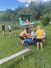 ŠD - hrajeme si na hřišti - obrázek číslo: 2