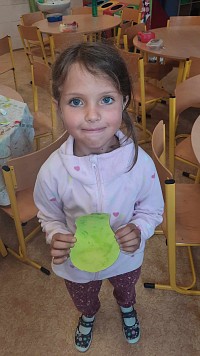 ŠD - tvoření hrušek - obrázek číslo: 10