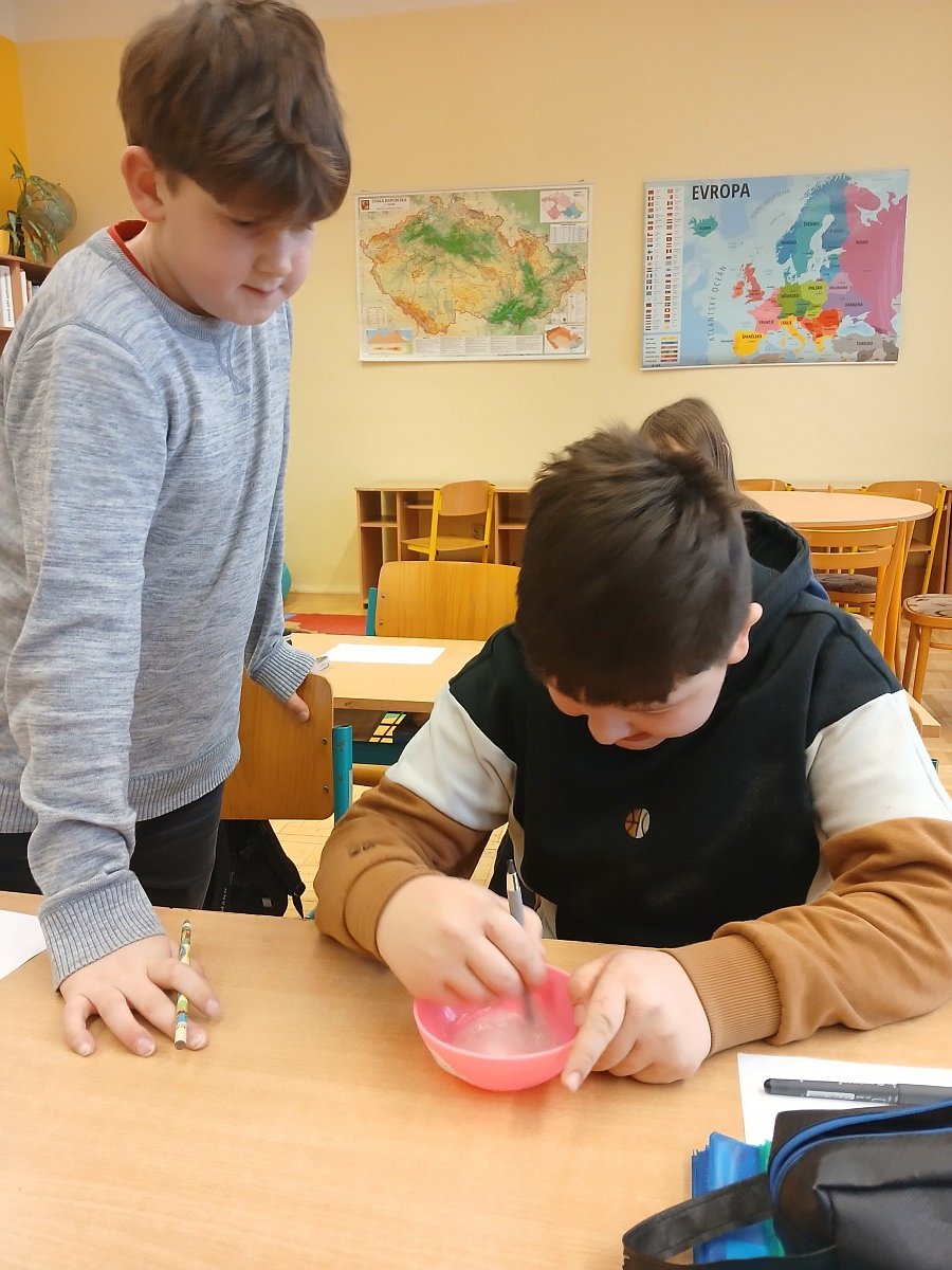 Přírodovědný pokus s vodou a solí - 4.-5. třída - obrázek: 20260115_091103.jpg