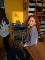 Hodina přírodovědy ve 4. a 5. třídě / zkoumání vlastnosti látek - obrázek číslo: 9