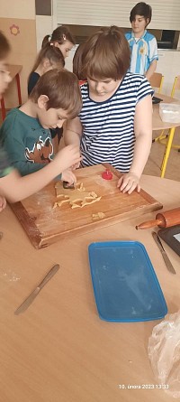 ŠD - pečení valentýnského cukroví - obrázek číslo: 5