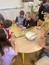 ŠD - Pečení koblihů - obrázek číslo: 4