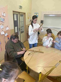 ŠD - pletení pomlázky s panem Peškou - obrázek číslo: 12