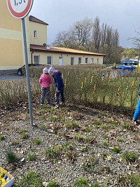 ŠD - zdobení plotu velikonočními kraslicemi - obrázek číslo: 4