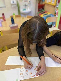 ŠD - výroba vlastní knihy - obrázek číslo: 9