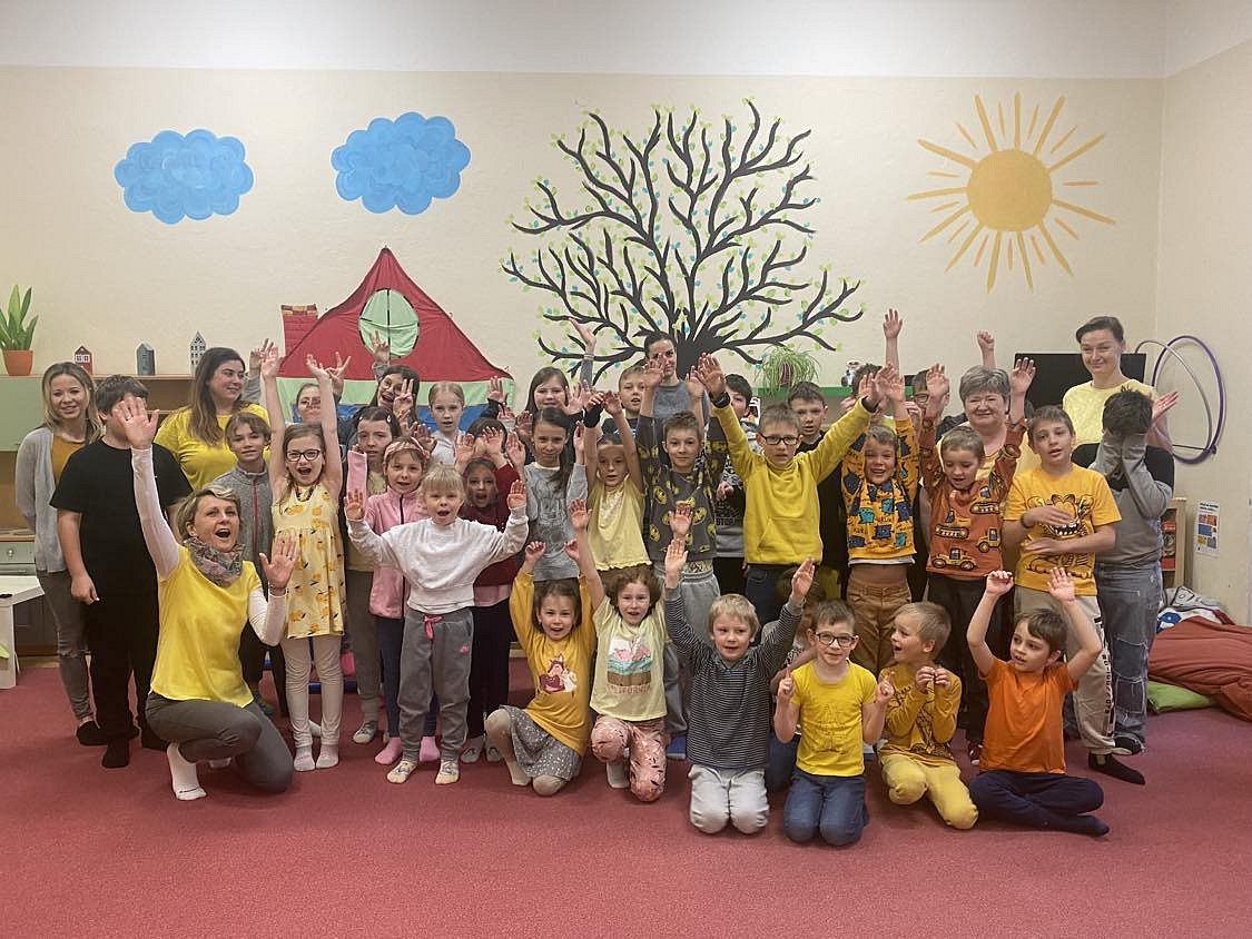 Žluté/šedé úterý - obrázek: 489664748_2172728633177629_7620065063209030915_n.jpg