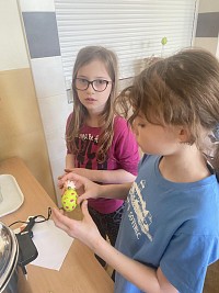 ŠD - malování velikonočních vajíček - obrázek číslo: 4