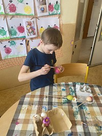 ŠD - malování velikonočních vajíček - obrázek číslo: 8