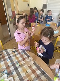 ŠD - malování velikonočních vajíček - obrázek číslo: 9