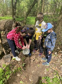 ŠD - Den země - sázení stromů - obrázek číslo: 6