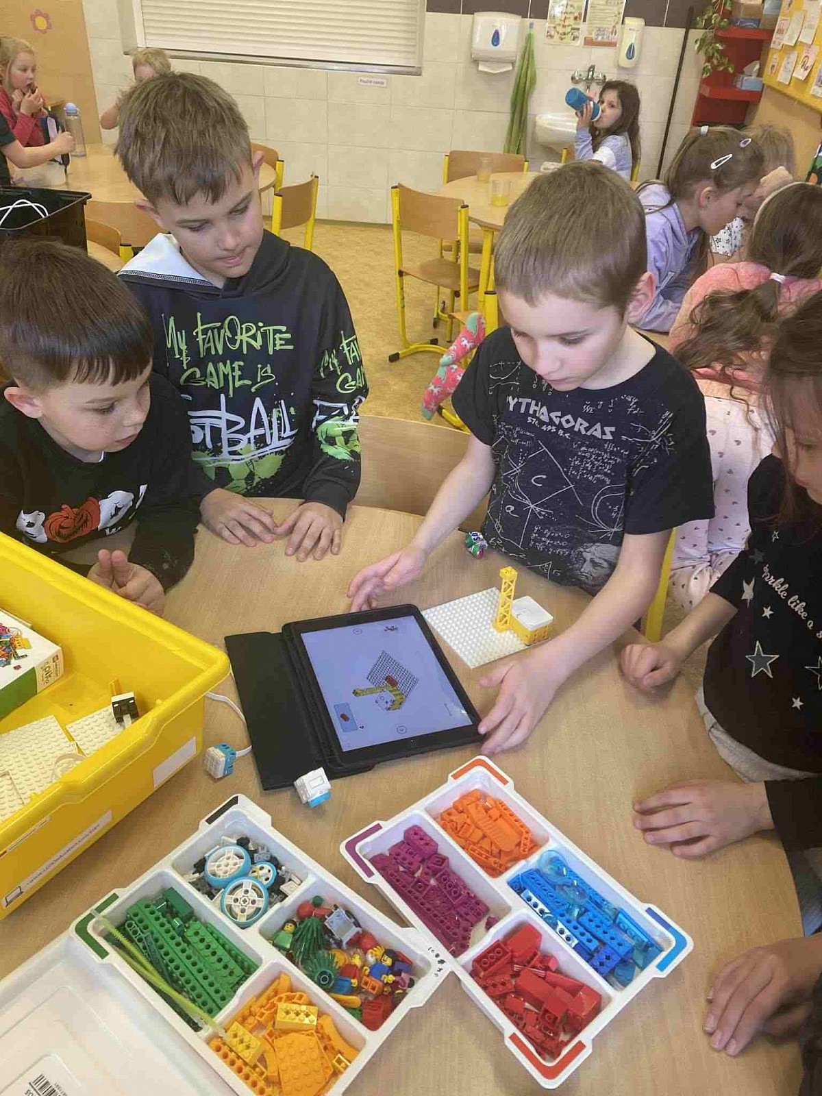 ŠD - práce s robotickým legem - obrázek: 1.jpg