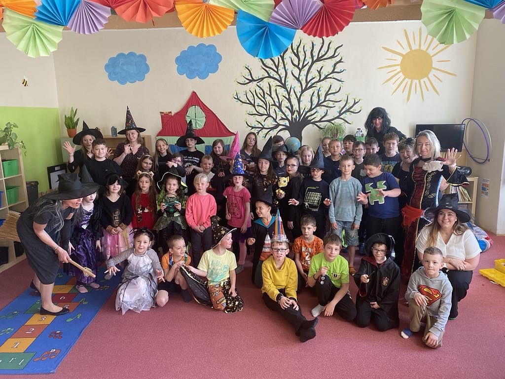 Čarodějnice ve škole - obrázek: c6c6ca94-fa1e-4041-be68-8d15eba736bf.jpg