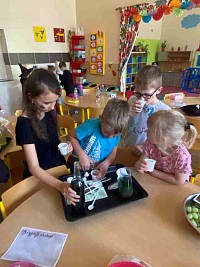 ŠD - čarodějnické odpoledne v lese a družině - obrázek číslo: 10