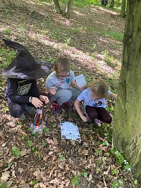 ŠD - čarodějnické odpoledne v lese a družině - obrázek číslo: 14