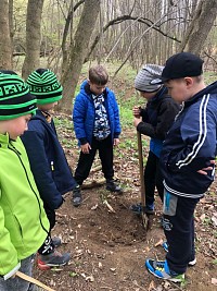 ŠD - sázení Jedle na Den země - obrázek číslo: 12