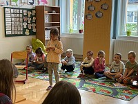 1. třída - pasování na čtenáře - obrázek číslo: 5