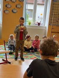 1. třída - pasování na čtenáře - obrázek číslo: 6