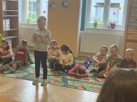 1. třída - pasování na čtenáře - obrázek číslo: 9