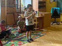 1. třída - pasování na čtenáře - obrázek číslo: 11