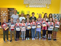 1. třída - pasování na čtenáře - obrázek číslo: 16